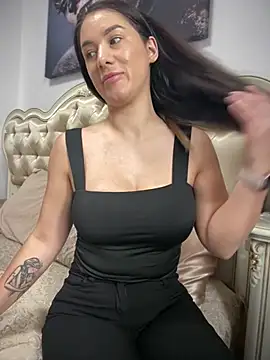 HotXMom online show from 3, 6, 2026