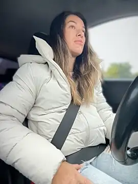 HotXMom online show from 9, 10, 2025