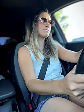 HotXMom online show from 21, 9, 2025