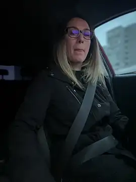 HotXMom online show from 12, 3, 2025