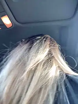 HotXMom online show from 18, 9, 2025