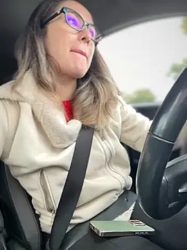 HotXMom online show from 3, 10, 2025