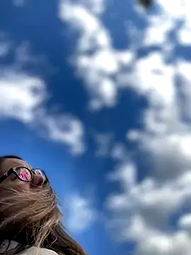 HotXMom online show from 14, 10, 2025