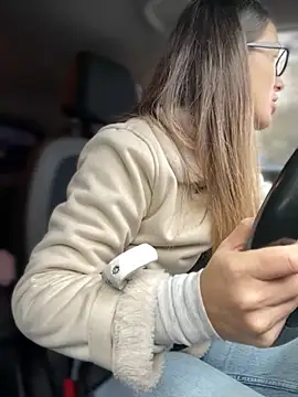 HotXMom online show from 12, 11, 2025