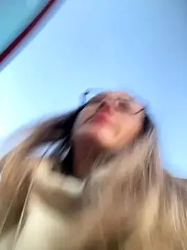 HotXMom online show from 27, 9, 2025