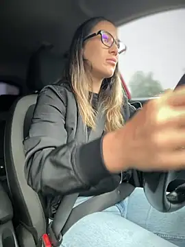 HotXMom online show from 12, 9, 2025