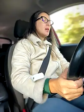 HotXMom online show from 26, 9, 2025