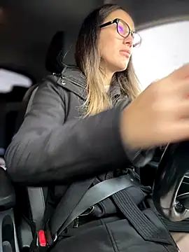 HotXMom online show from 17, 11, 2025