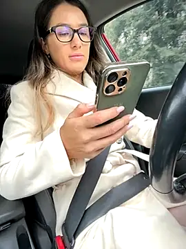 HotXMom online show from 2, 10, 2025