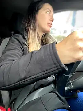 HotXMom online show from 7, 11, 2025