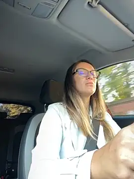 HotXMom online show from 22, 9, 2025