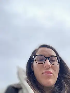 HotXMom online show from 10, 10, 2025