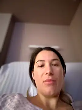 HotXMom online show from 23, 10, 2025