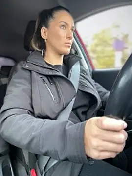 HotXMom online show from 30, 10, 2025