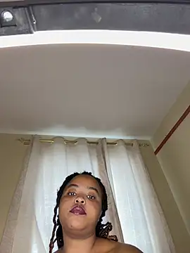 Snapshot of Linahlove chatting on 11, 7, 2026 Linahlove online show from 11, 7, 2026