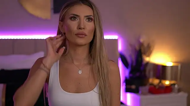 EvellineClaire online show from 22, 4, 2026