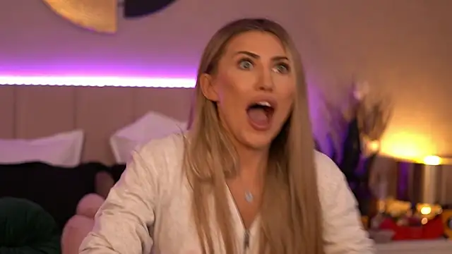 EvellineClaire online show from 19, 4, 2026