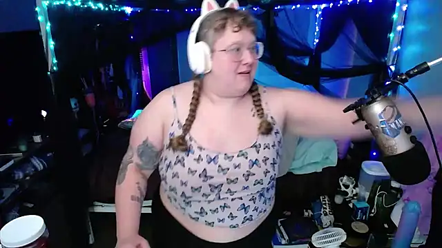 FatVeronica online show from 6, 2, 2025