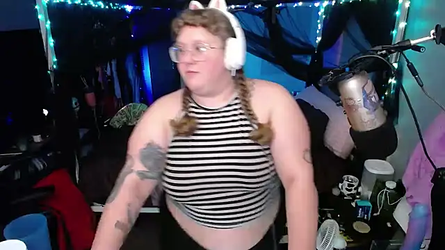 FatVeronica online show from 4, 2, 2025