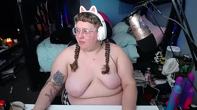 FatVeronica online show from 2, 3, 2025