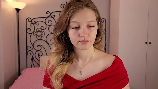 Ksuhesa online show from 2, 12, 2025