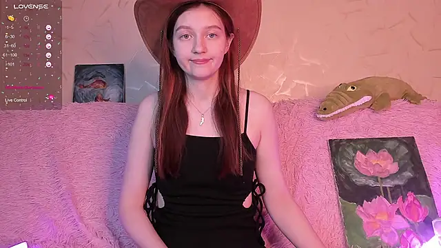 Ksuhesa online show from 3, 3, 2025