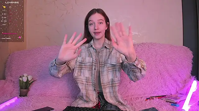 Ksuhesa online show from 28, 2, 2025