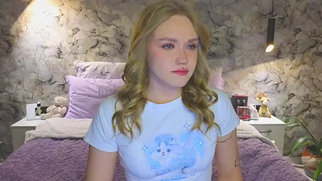 Aurora Golden1 online show from 19, 10, 2025