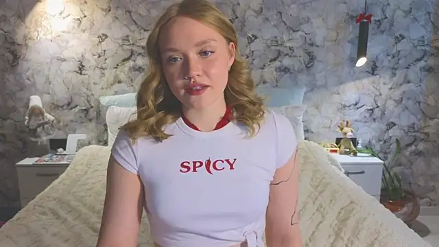 Snapshot of Aurora_Golden1 chatting on 9, 6, 2026 Aurora Golden1 online show from 9, 6, 2026