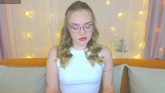 Aurora Golden1 online show from 22, 2, 2025