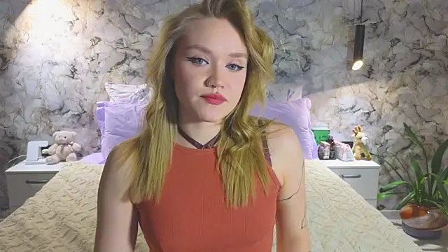 Aurora Golden1 online show from 28, 11, 2025