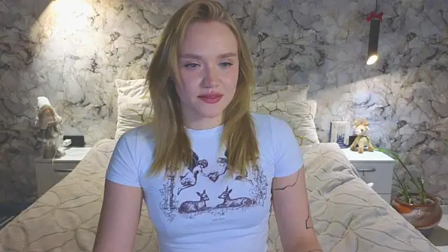 Snapshot of Aurora_Golden1 chatting on 24, 7, 2026 Aurora Golden1 online show from 24, 7, 2026