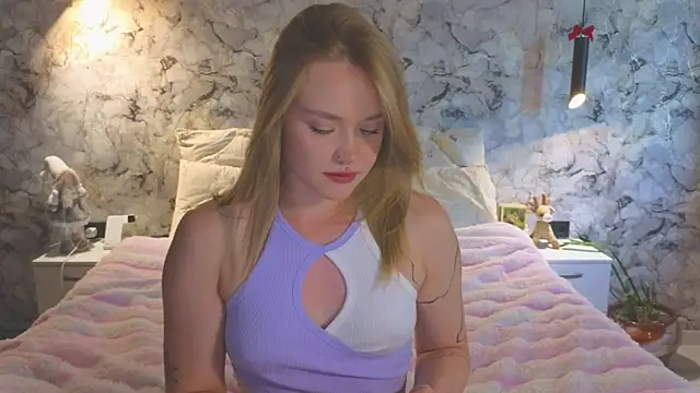Snapshot of Aurora_Golden1 chatting on 29, 6, 2026 Aurora Golden1 online show from 29, 6, 2026