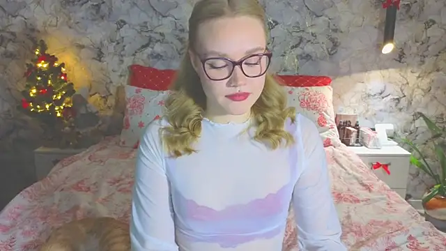 Aurora Golden1 online show from 17, 12, 2025