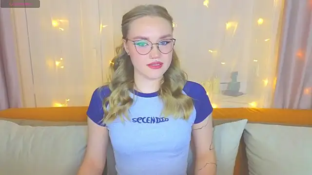 Aurora Golden1 online show from 18, 2, 2025