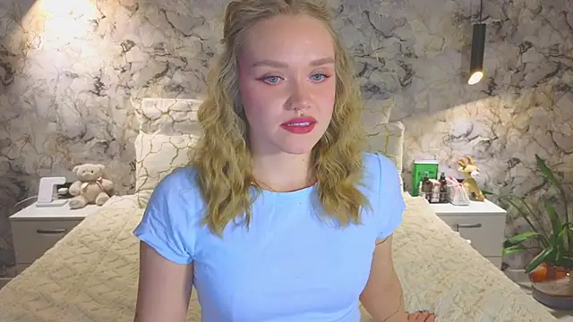 Aurora Golden1 online show from 29, 11, 2025