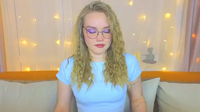 Aurora Golden1 online show from 21, 3, 2025