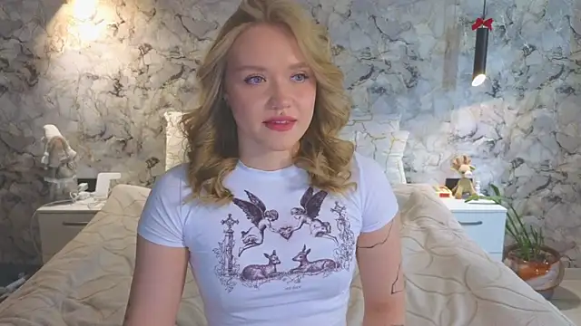 Snapshot of Aurora_Golden1 chatting on 23, 6, 2026 Aurora Golden1 online show from 23, 6, 2026