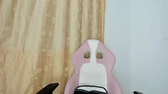 jessica hot 28 online show from 4, 2, 2026