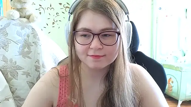 LucyZeph online show from 9, 9, 2025