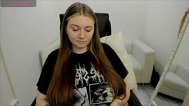 AlisaBacker online show from 8, 1, 2025