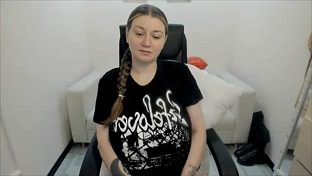 AlisaBacker online show from 24, 2, 2025