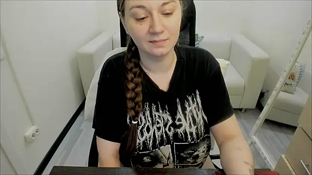 AlisaBacker online show from 8, 3, 2025