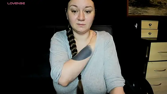 Snapshot of AlisaBacker chatting on 4, 7, 2026 AlisaBacker online show from 4, 7, 2026