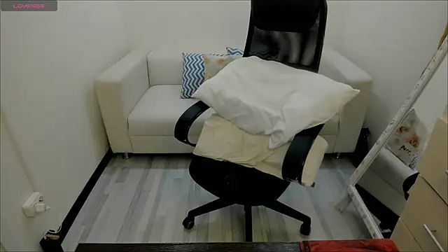 AlisaBacker online show from 29, 1, 2025