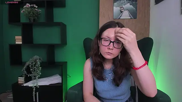 OliviaTurnery online show from 16, 12, 2025