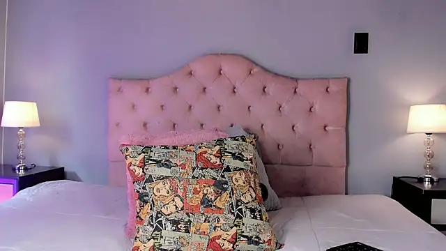 Ezraa1 online show from 2, 10, 2025