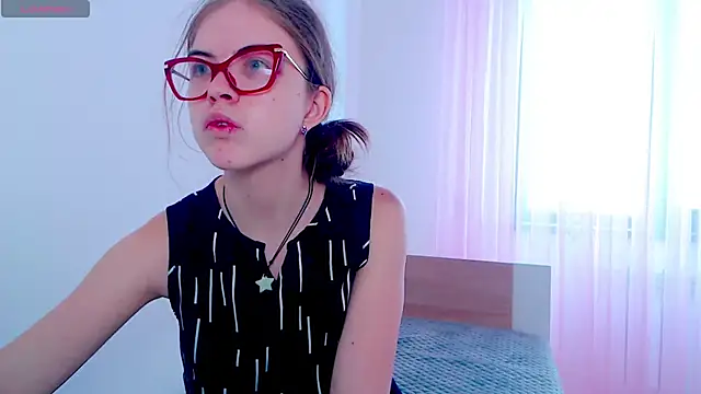 Sarah HS online show from 28, 2, 2025