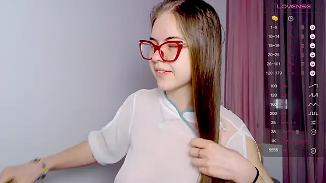 Snapshot of Sarah_HS chatting on 6, 2, 2026 Sarah HS online show from 6, 2, 2026