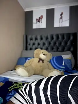 Candy-Heart online show from 5, 10, 2025